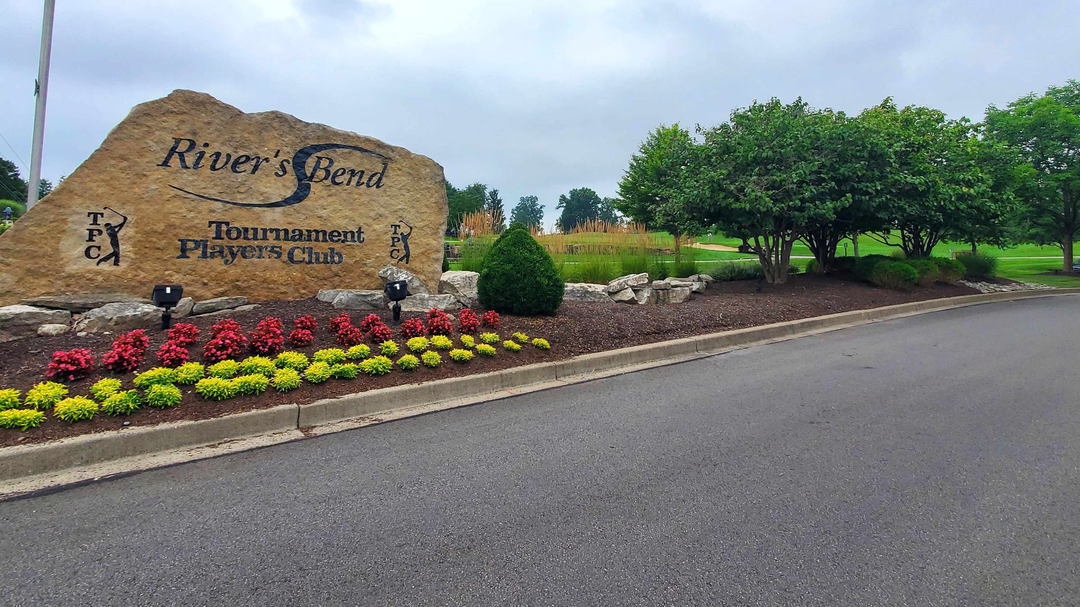 Fairways River's Glen neighborhood sign