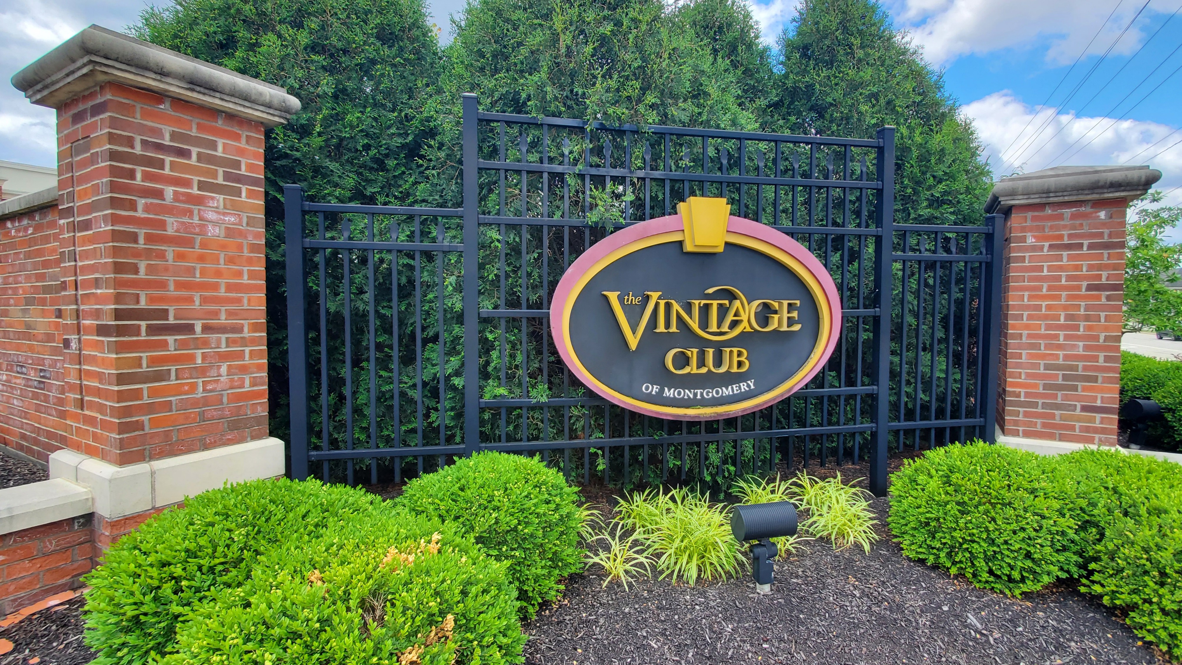 The Vintage Club neighborhood sign