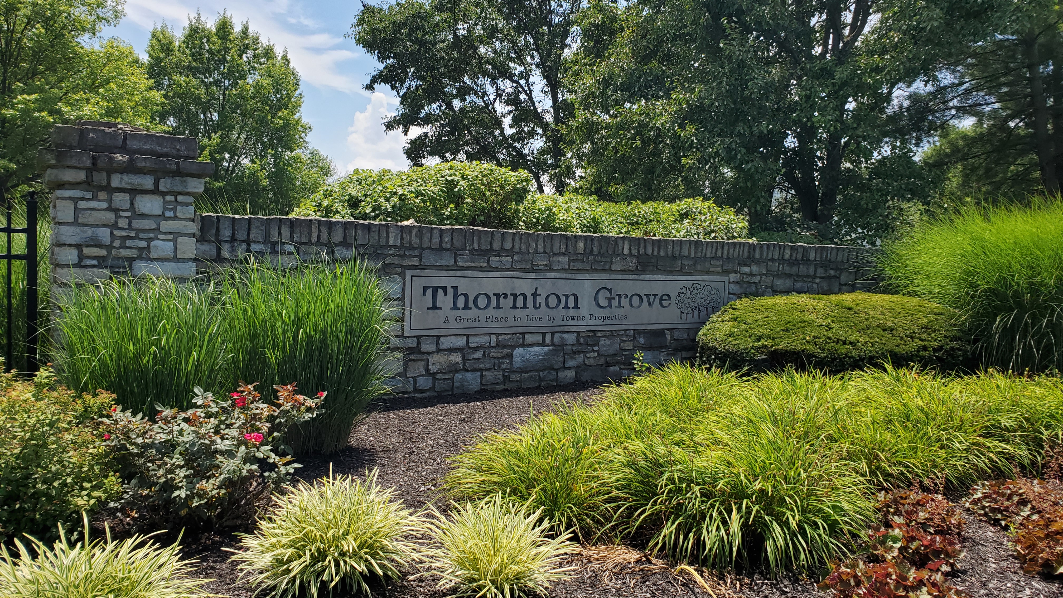Thornton Grove neighborhood sign